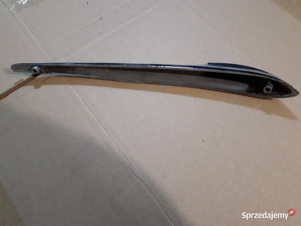 Ozdobne listwy zakończenia maski błotników