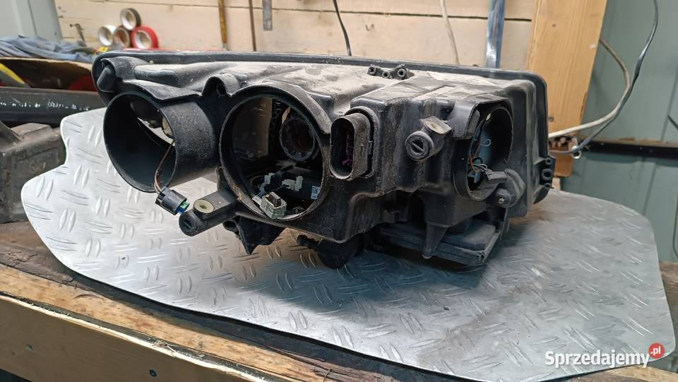 Lampa lewa SKODA SUPERB II