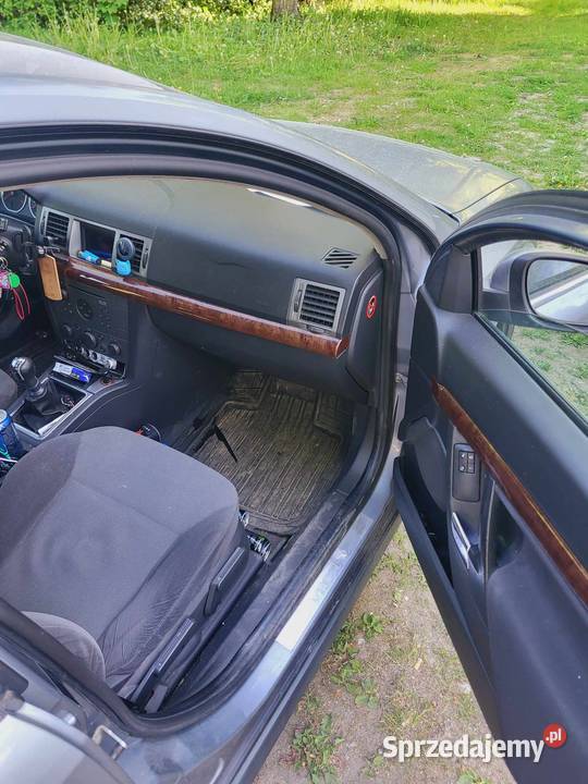 Sprzedam opelka vectre c 2004 Wiśniowa Góra