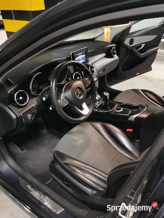 Półskóra el bagażnik