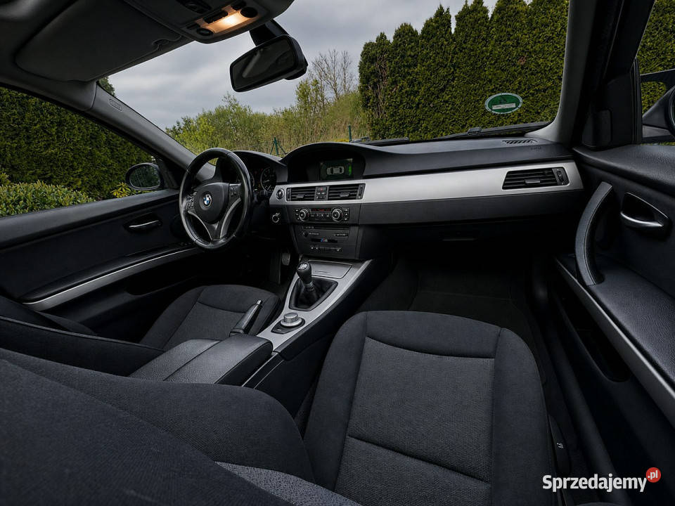 BMW 320 BMW 320i e90 150 Sedan Czarny Mat 2xPDC dolnośląskie Wrocław