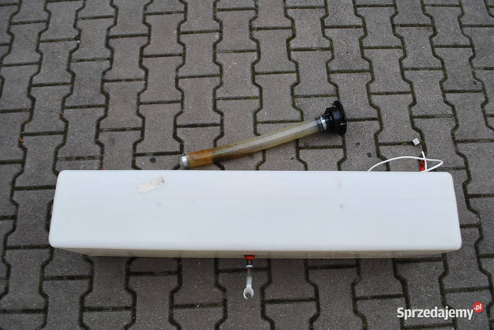 ZBIORNIK NA WODĘ Z POMPKĄ I WLEWEM