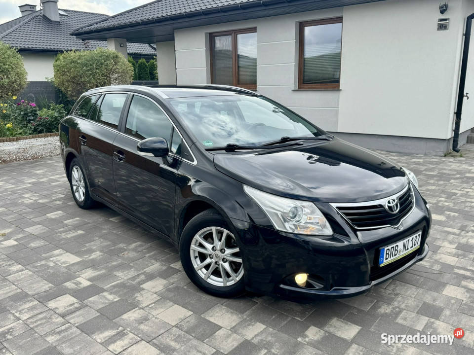 Toyota Avensis Avensis Automat Serwis 18 benzyna sprzedam