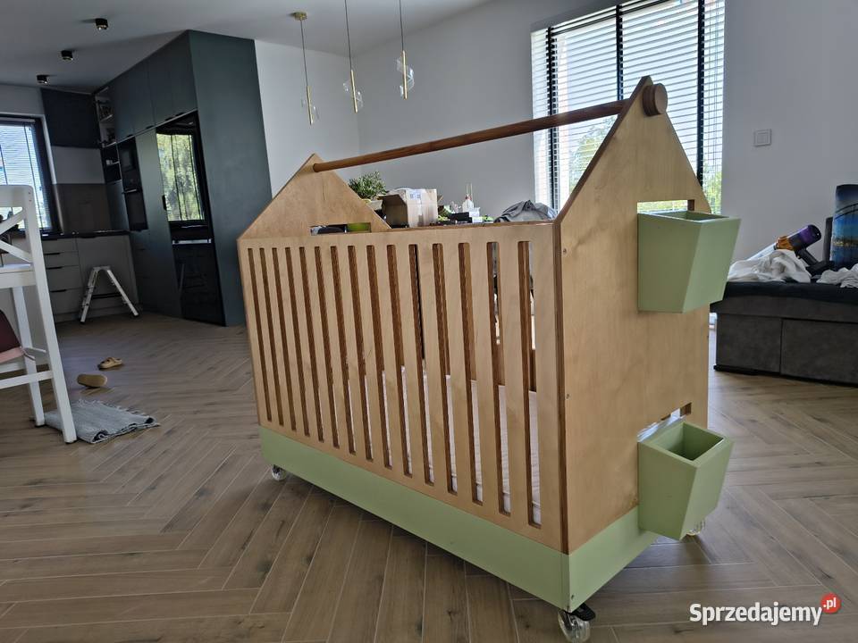 Przepiękne Łóżeczko dziecięce drewniane na lubelskie Chełm sprzedam