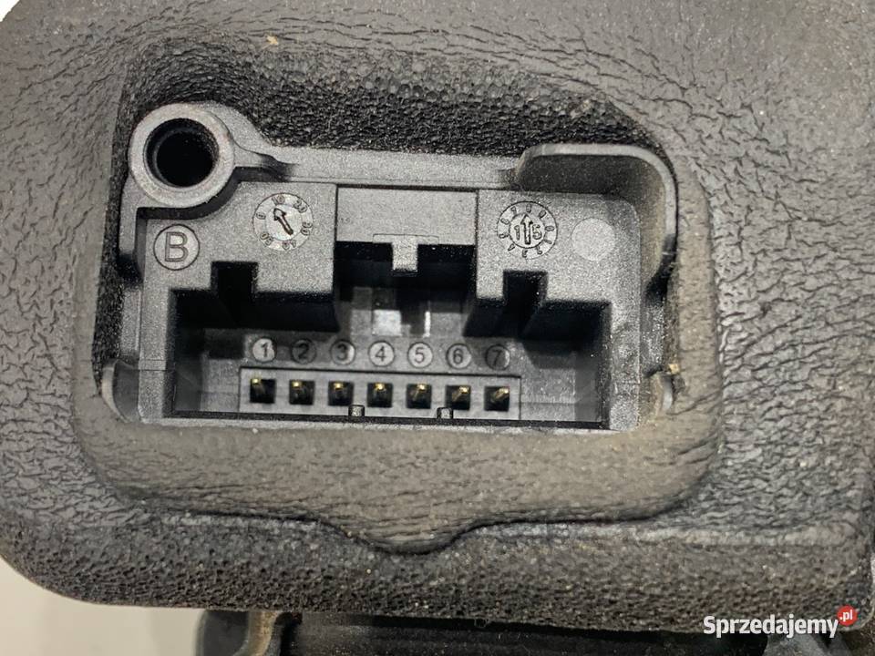 ZAMEK DRZWI LEWY PRZÓD VW GOLF VII Hatchback