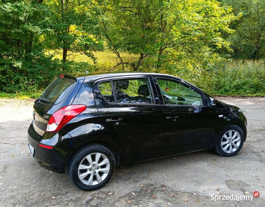 Ładny nie zgnity Hyundai lifcie i20 z roku 2013 centralny zamek