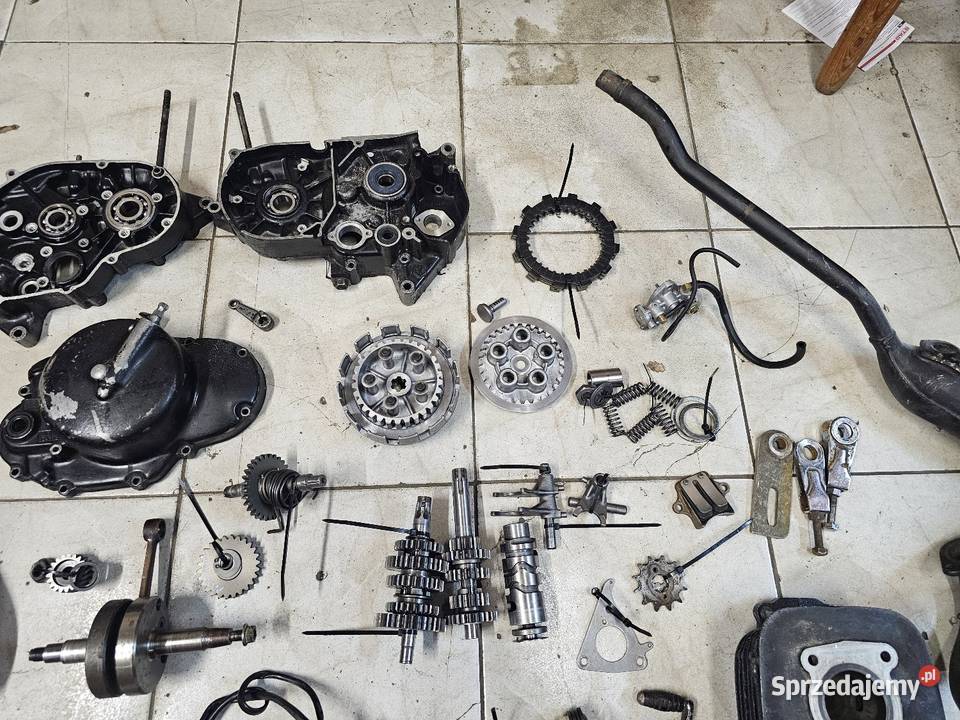 Suzuki DS 80 silnik części ds80 wał kapa karter Pozostałe Jelenia Góra