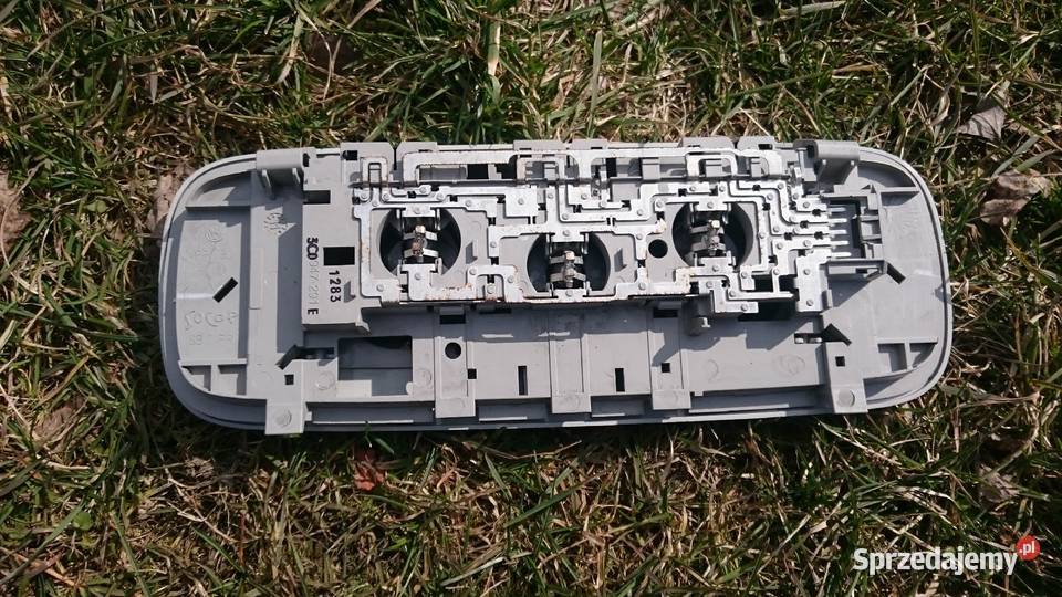 Lampka podsufitki VW Passat B7 2011