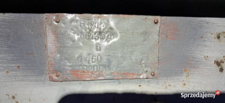 Używany rozrzutnik obornika Rt 21h 25 tony