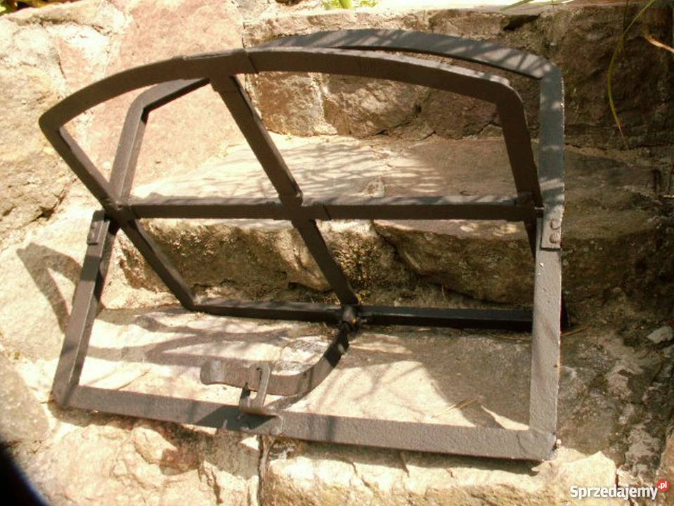 Stare masywne okno żeliwne dekoracja ogrodzenie inny materiał