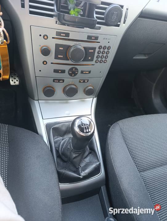 Opel Astra H hatchback OPC line gniazdo AUX