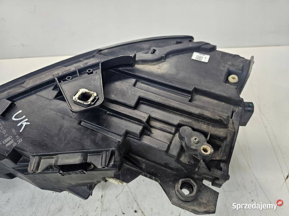 REFLEKTOR XENON LED PRAWY AUDI A3 8V LIFT Przystajń