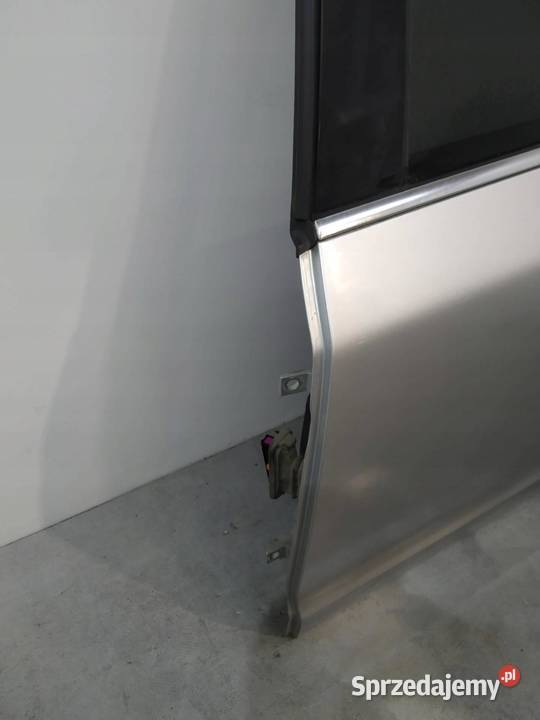 DRZWI LEWE TYŁ KOMBI LA7W Skoda Superb II Rok produkcji 2012 sprzedam