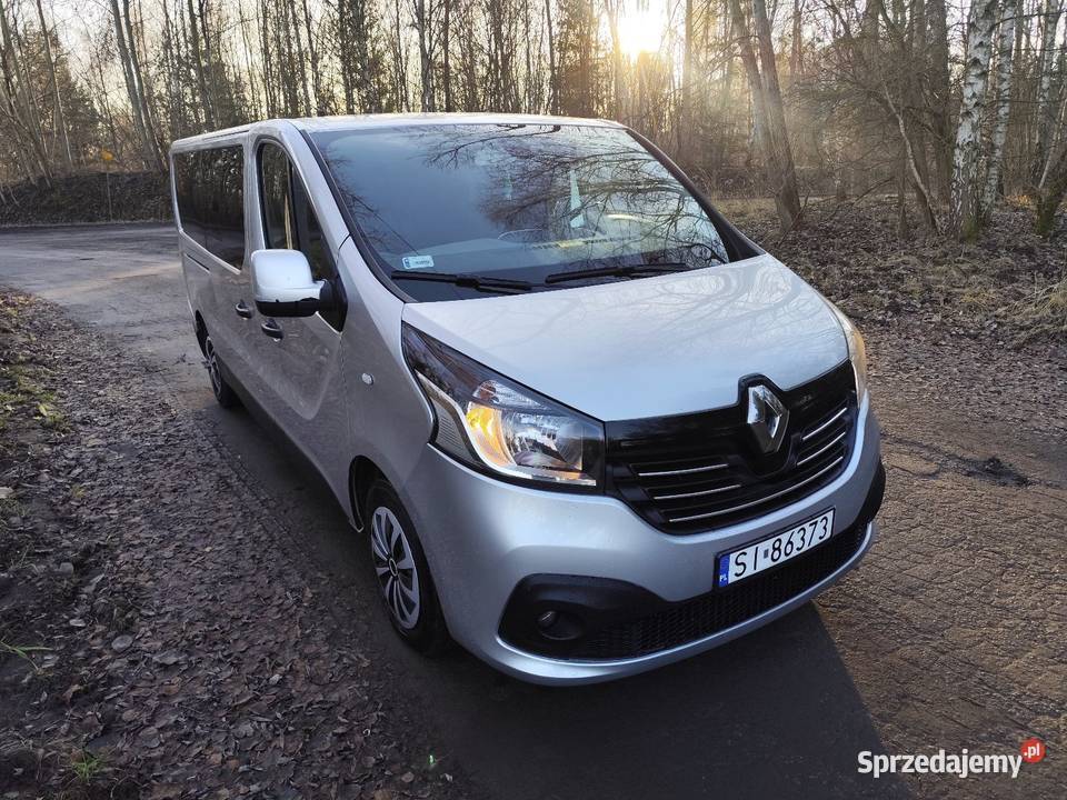 Renault Trafic Vivaro Long 8 osobowy krajowy Rok produkcji 2017 Katowice
