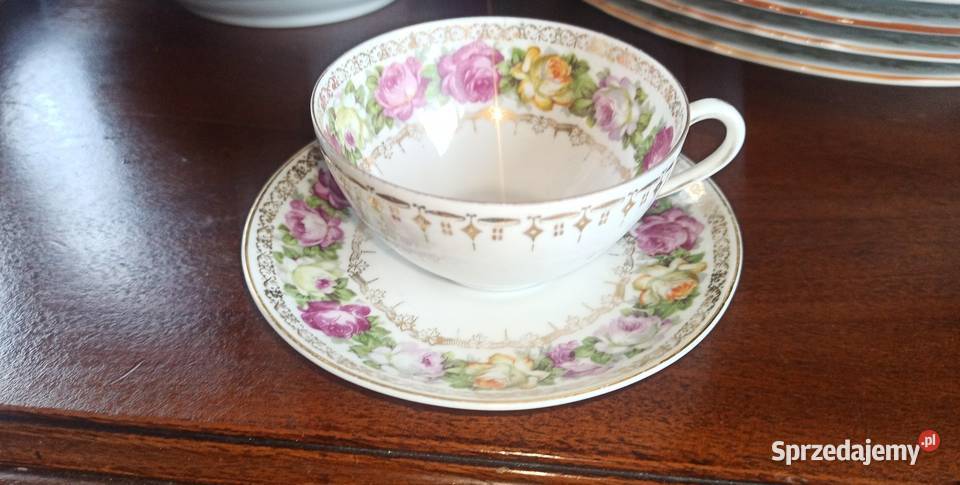 Filiżanka na spodku Rożyczki na bialej sprzedam