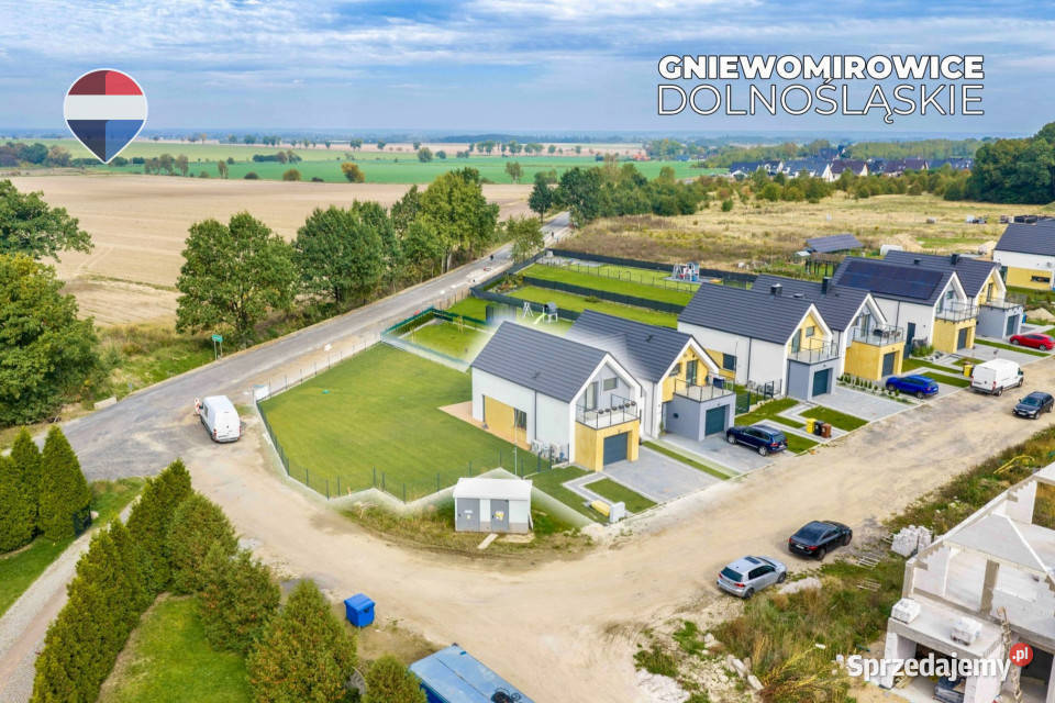 Nowoczesny bliźniak z ogrodem i dużym tarasem Gniewomirowice