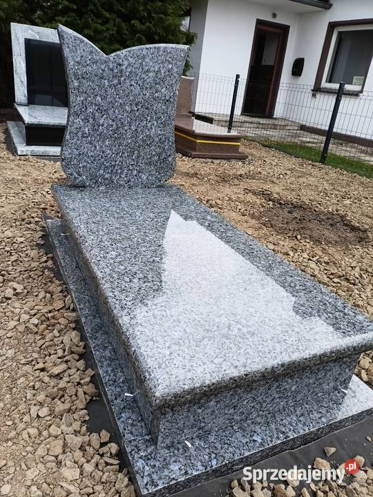 Kostka wokół grobu nagrobki granitowe Borki Wielkie