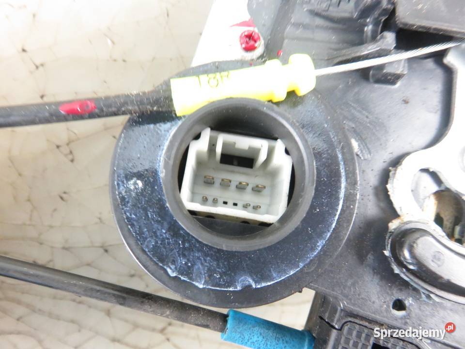 ZAMEK PRAWY TYLNY TOYOTA AVENSIS II T25 małopolskie