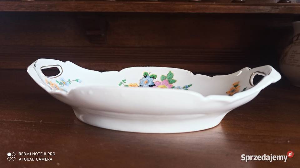 Patera Victoria Czechoslovakia Biała złocona pomorskie sprzedam