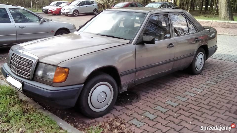 Mercedes W124 2300ccm 136 Uszkodzony Rok produkcji 1988 sprzedam