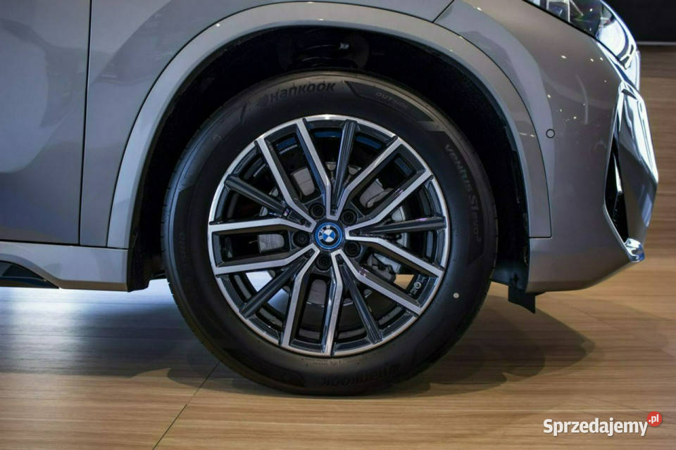 BMW iX1 iX1 xDrive30 z ratą już 1060 netto gniazdo AUX Łódź
