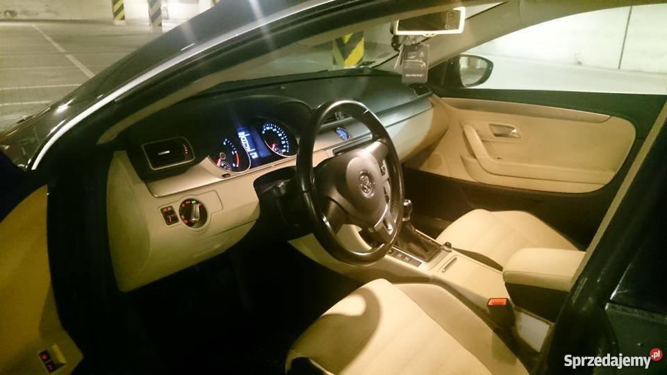 Volkswagen Passat CC 5 osobowy z polskiego Warszawa