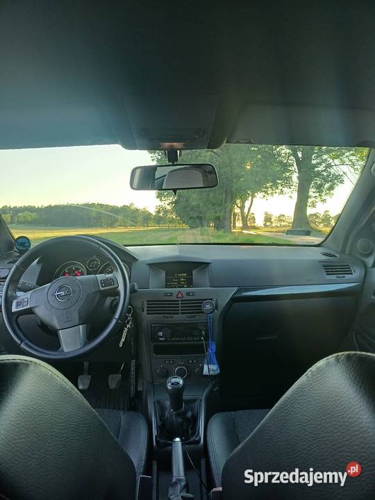 Opel Astra h gtc 19CDTi 150 2005r Bełchatów