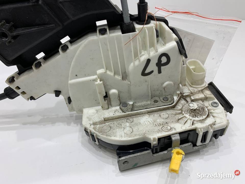 ZAMEK DRZWI LEWY PRZÓD JEEP CHEROKEE KL SUV