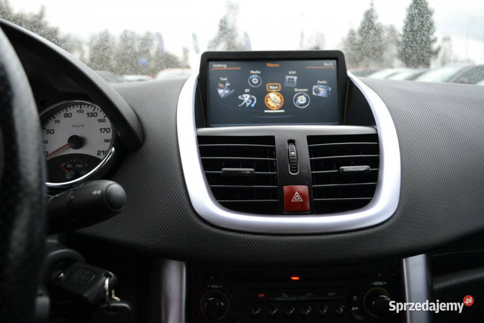 Peugeot 207 CC ładny Peugeot 207 CC 16 benzyna 1598cm3 Motoryzacja Częstochowa