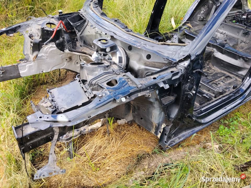 Podłużnica lewą Audi a4 b9 przed lift ly9b kolor Zbąszyń