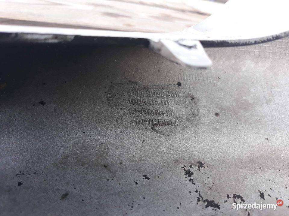 BMW 1 Zderzak przód oryginalny sprzedam