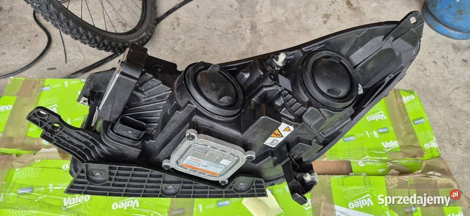 FORD Kuga MKII Escape 2017 REFLEKTOR LAMPA