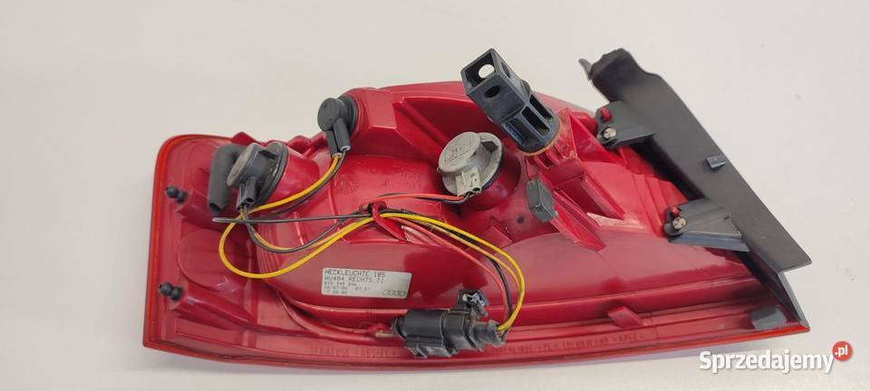AUDI A5 8T LAMPA PRAWY TYŁ 8T0945096