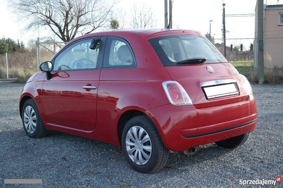 Nieuszkodzony Fiat 500 czerwony bezwypadkowy