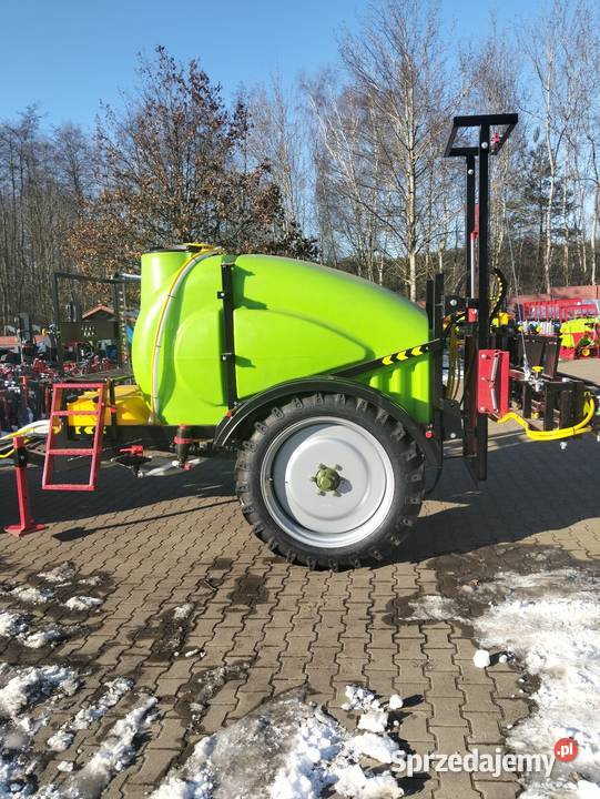 Opryskiwacz Ciągany 2000L Demarol nieuszkodzony Zaczepiane Miechów sprzedam