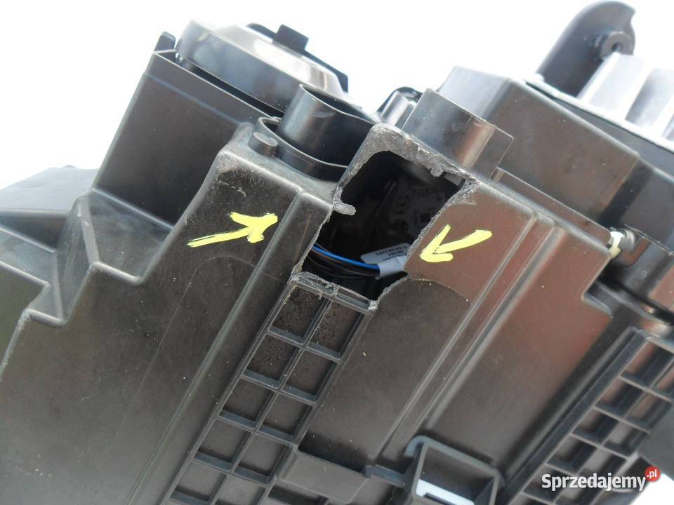 REFLEKTOR PRZÓD STRONA PRAWA VOLKSWAGEN TROC osobowe Nowy Tomyśl