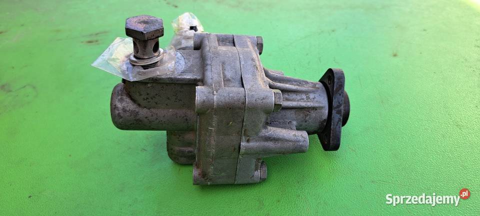 Pompa wspomagania kierownicy 048145155F Audi 80 osobowe Luzino sprzedam