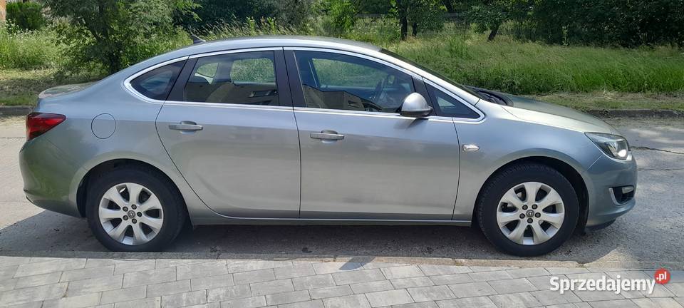 Opel Astra 14T BiXeny 2015r nieuszkodzony Kraków sprzedam
