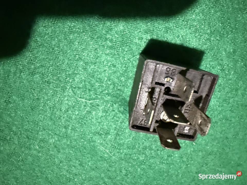 Przekaźnik pompy paliwa BMW e28 e30 Mszana sprzedam