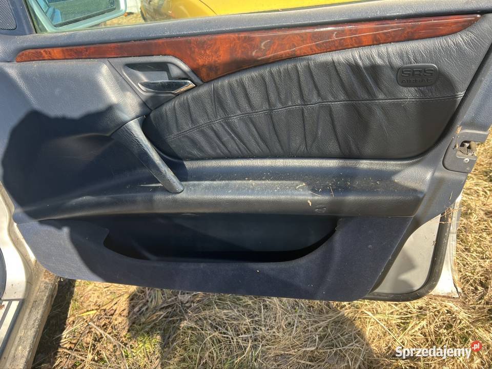 Wnętrze w210 super stan