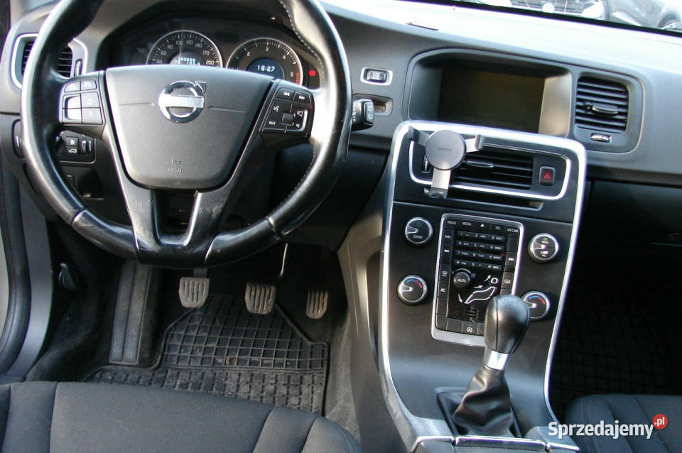 Volvo V60 16 D 115 stan techn i wizualny I manualna V60 Piła