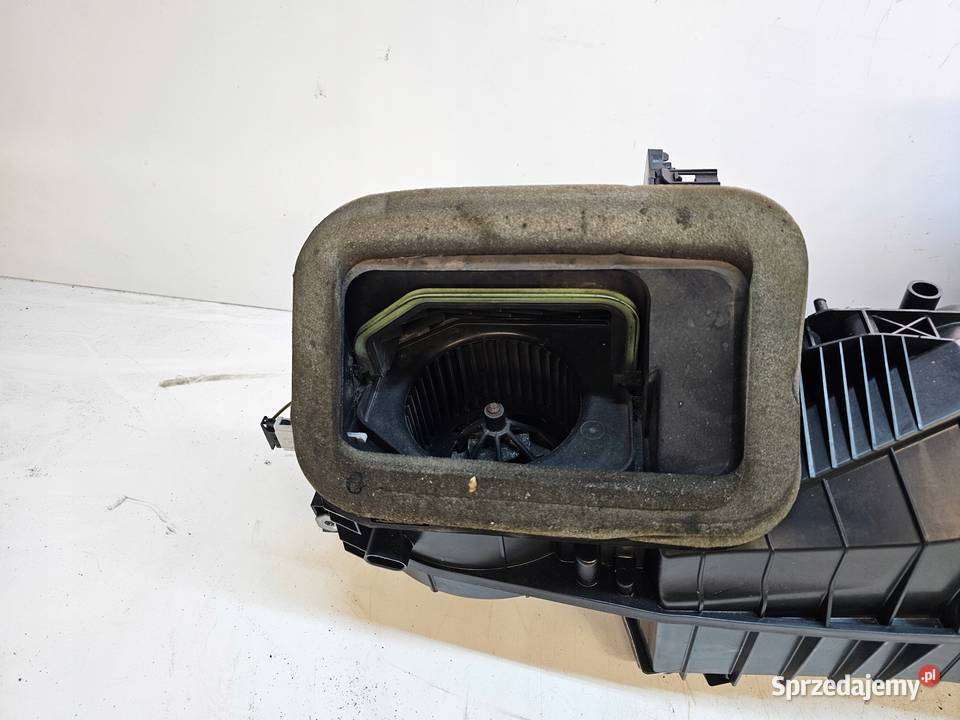 NAGRZEWNICA KOMPLETNA AUDI A3 8P 8P1820003B Przystajń