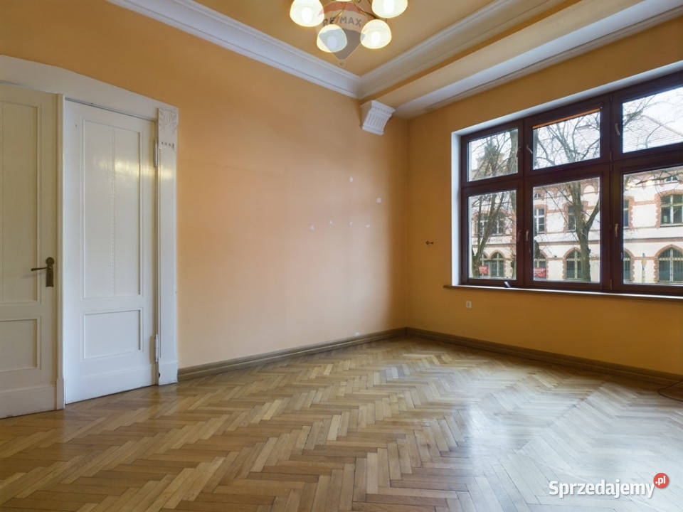 Reprezentacyjny dom w centrum Susza piwnica Susz sprzedam