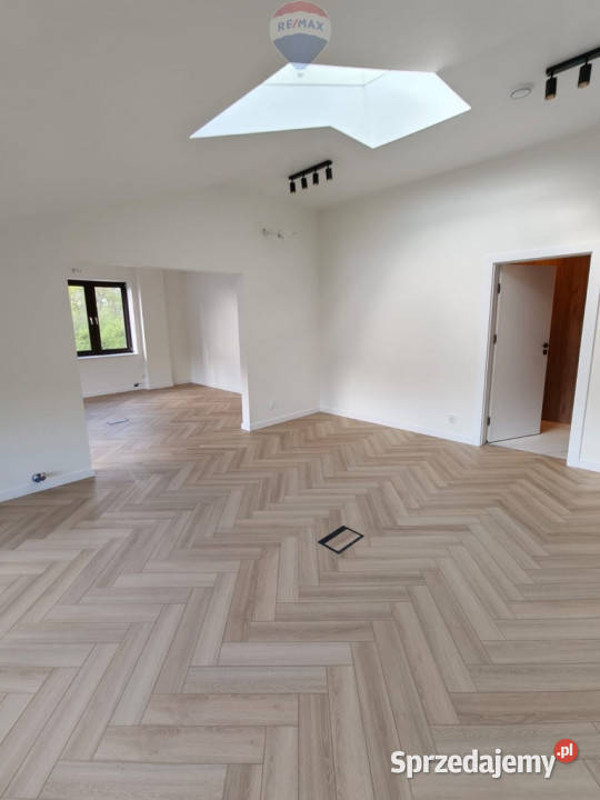 Znakomicie położony lokal usługowy w Jelonku Suchy Las