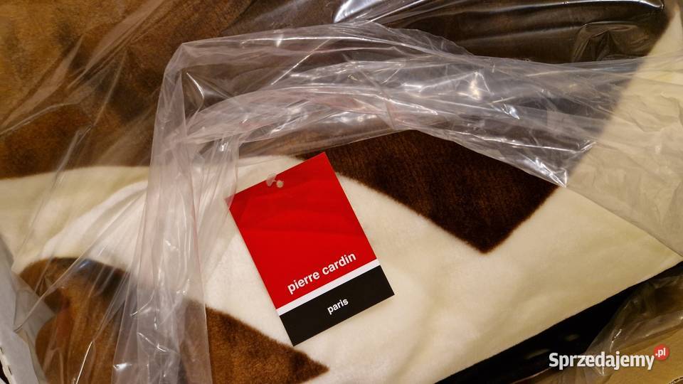 Luksusowy KOCNARZUTA na łóżkoNANCY Pierre Cardin