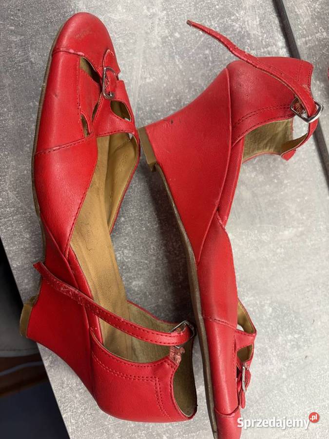 Buty na koturnie czerwone vintage Jasło