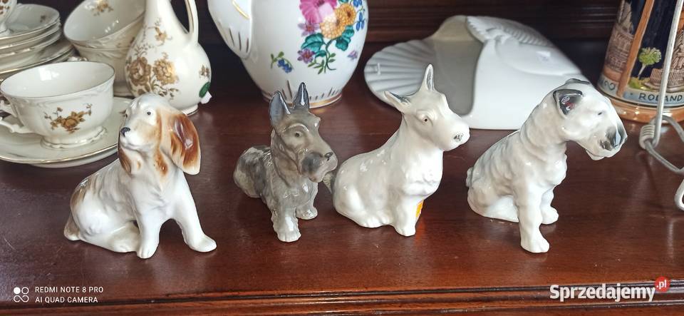 Piesek Figurka porcelanowa Śliczna bez sygnatur