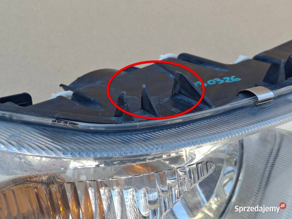 DAF XF CF LF REFLEKTOR PRAWY LAMPA PRAWA Bieleń