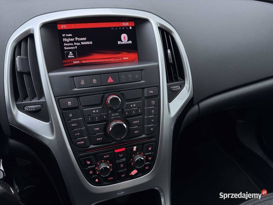 Opel Astra J 14 Turbo 120 2014r 152 505 Kombi 152505km Rzeszów