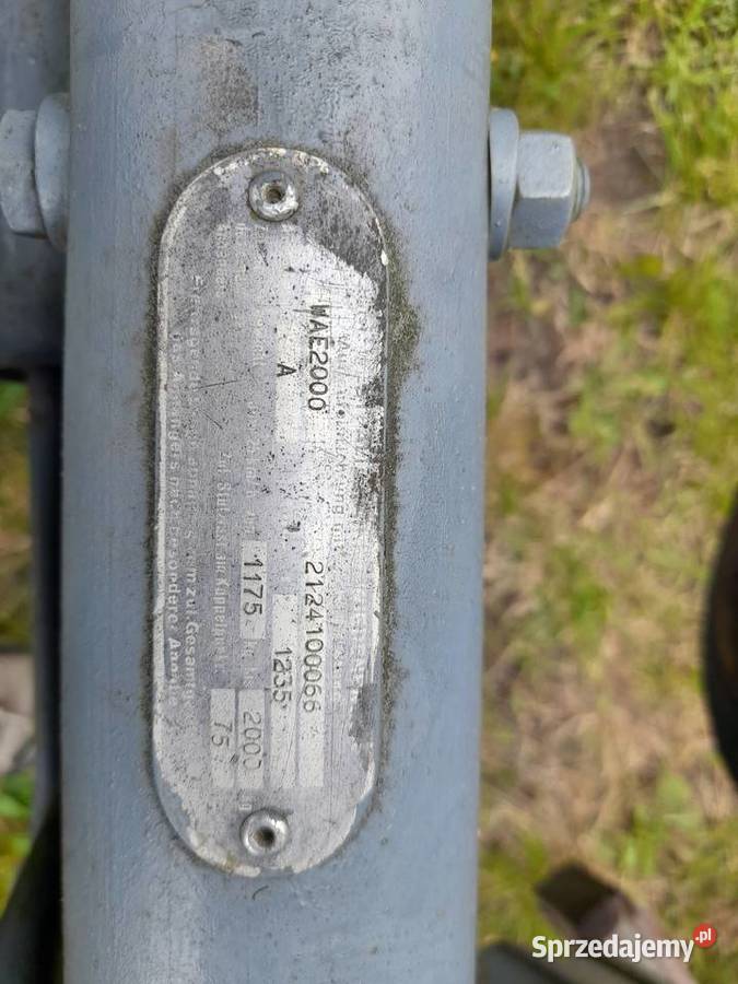 Przyczepa Westfalia do przewozu koni Przyczepy Serock